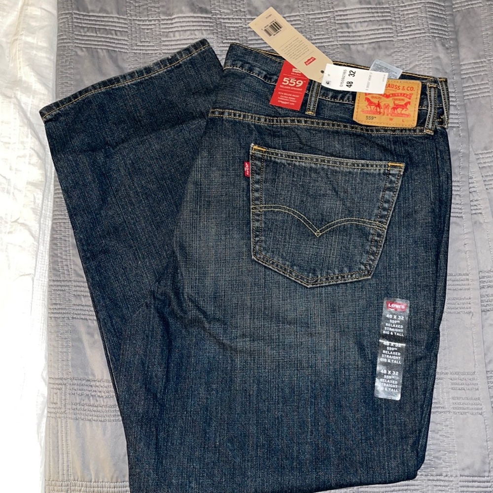 LEVI’s 559. 48x32